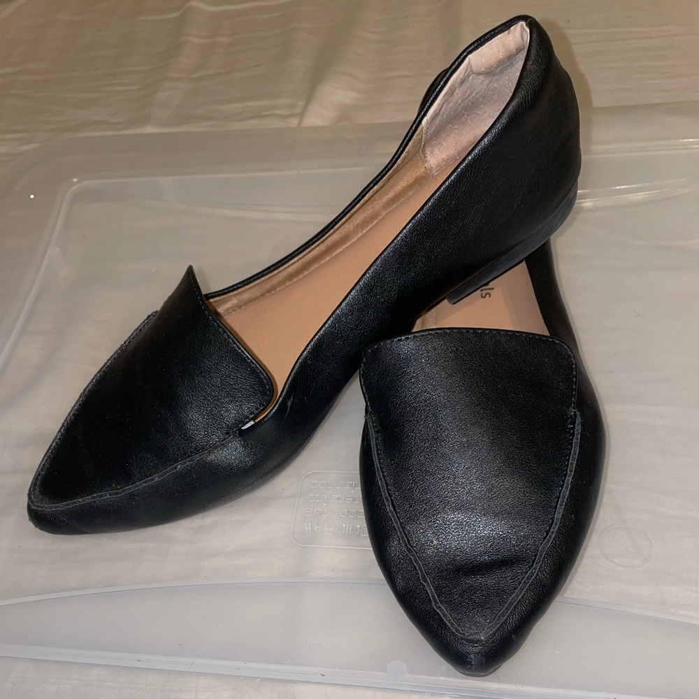 Black Amazon Essentials Women's Loafer Flat